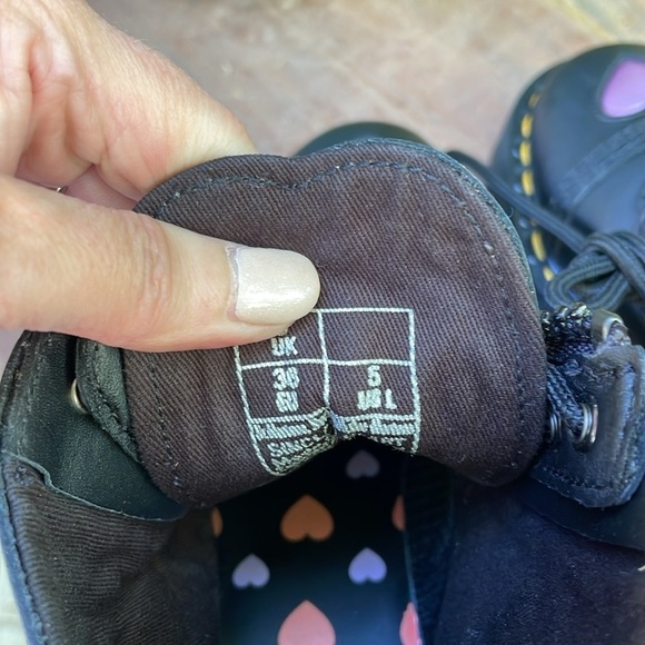 Dr. Martens Sinclair Heart ❤️ Platform Boot - 5 US - Picture 9 of 10